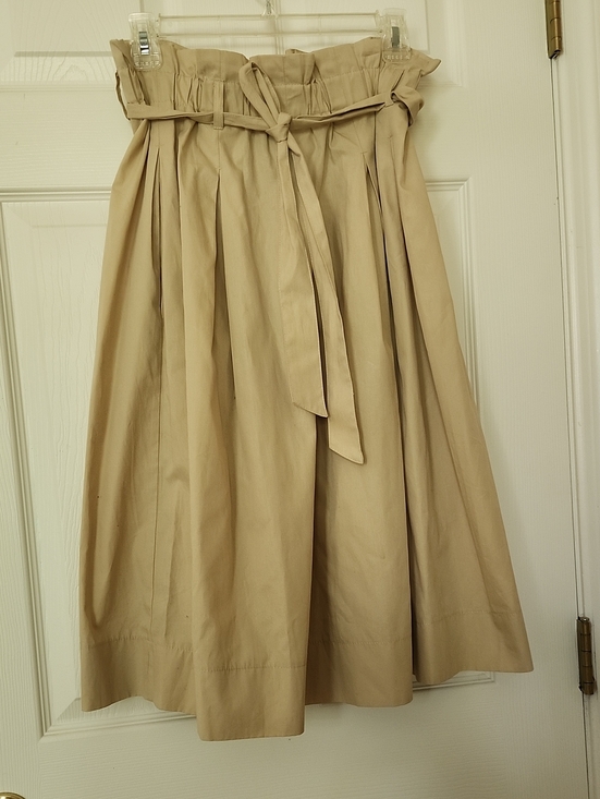 H&M Dresses & Skirts - H&M Beige Skirt with Tie Belt